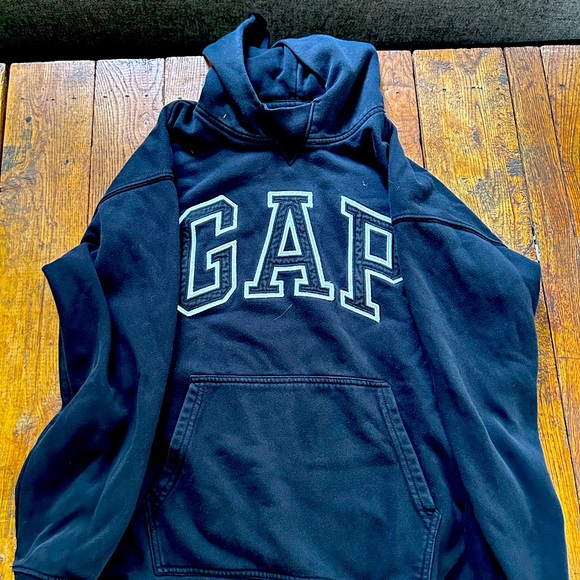 Black teens gap hoodie - Picture 1 of 2